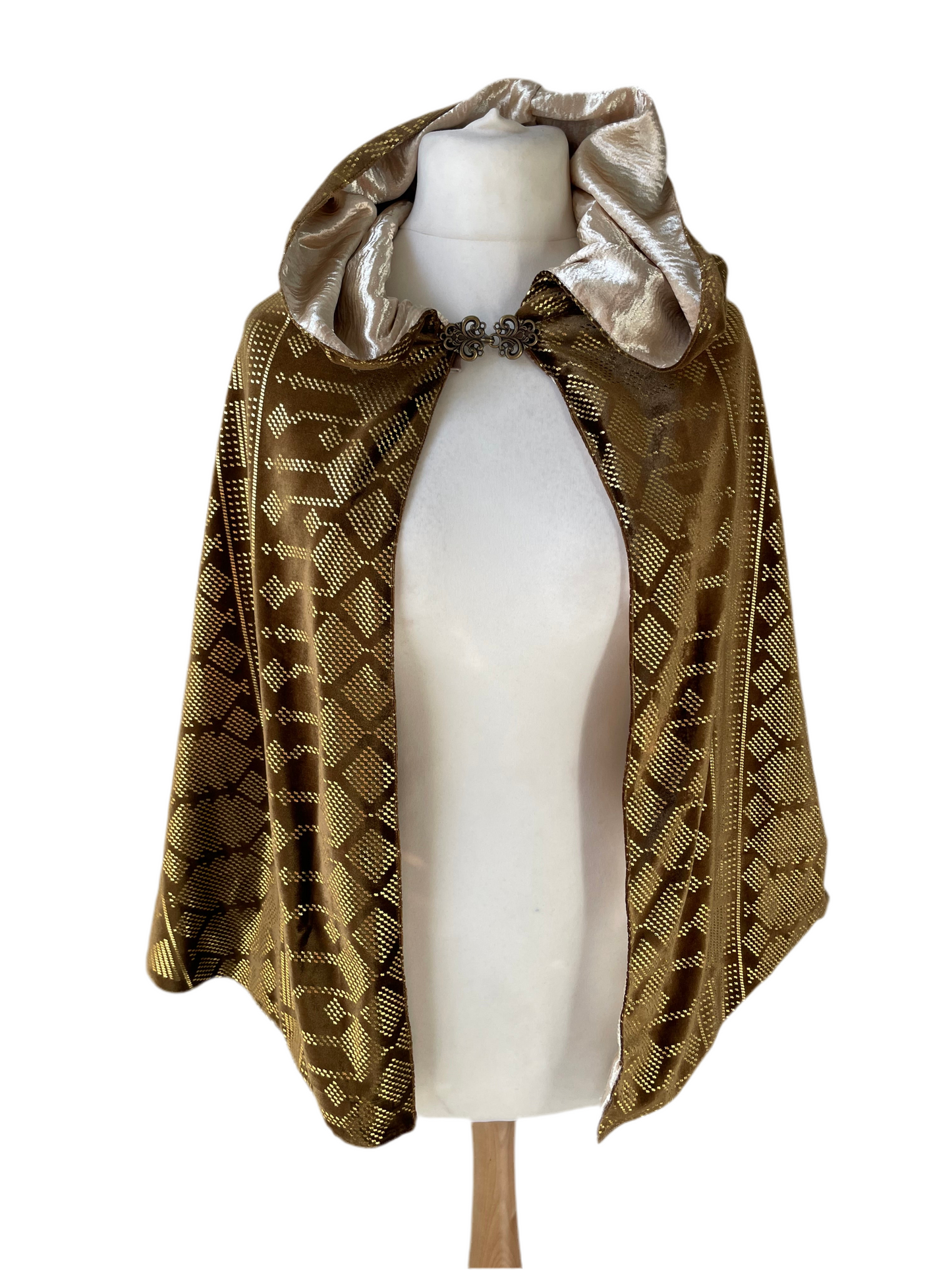 ‘Andromeda’ Short Cloak