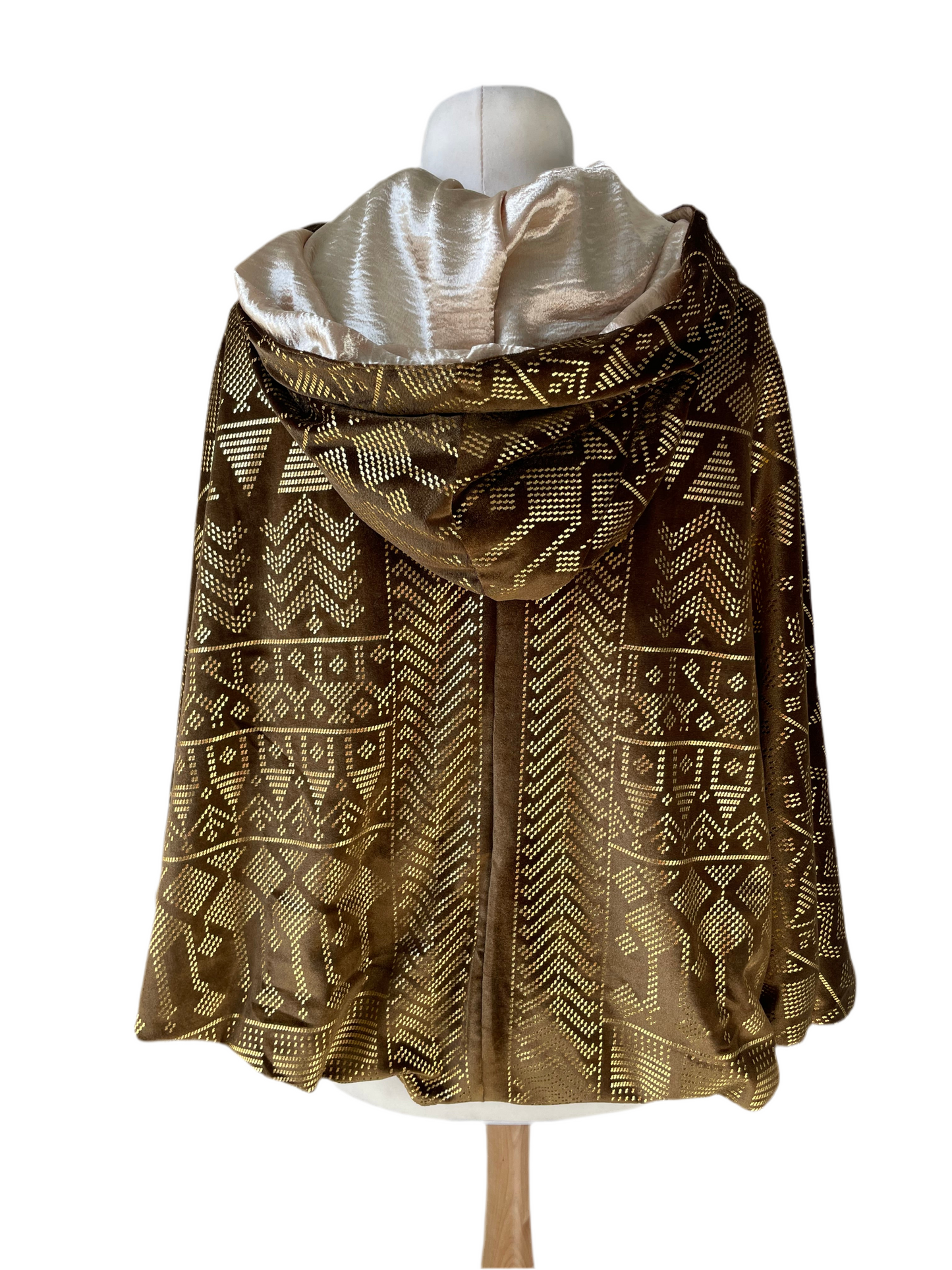 ‘Andromeda’ Short Cloak